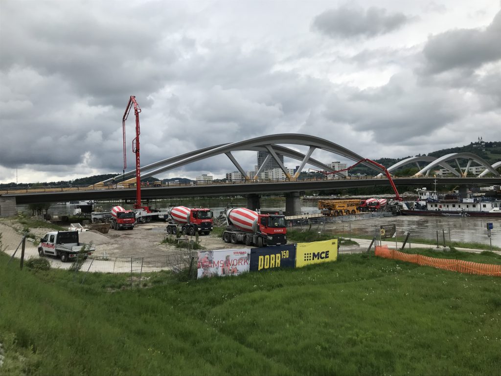 Arge Donaubrücke Linz RüMoo Rüttelbohle Large